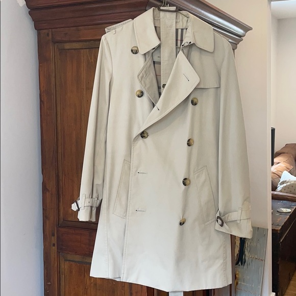 Burberry women’s trench coat